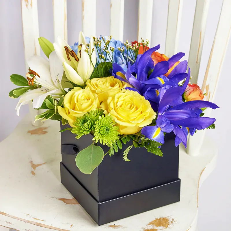 Цветы в коробке Яркий акцент